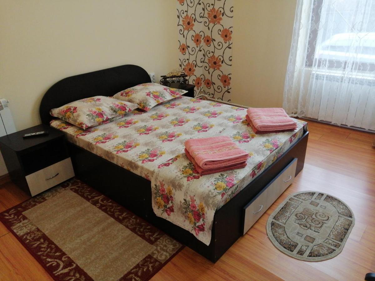 Casa Ovi Si Simo Hotell Haţeg Exteriör bild