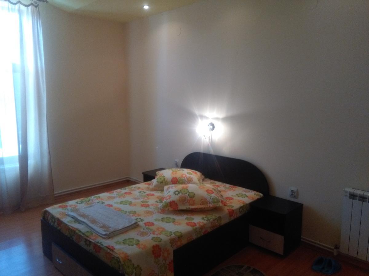 Casa Ovi Si Simo Hotell Haţeg Exteriör bild