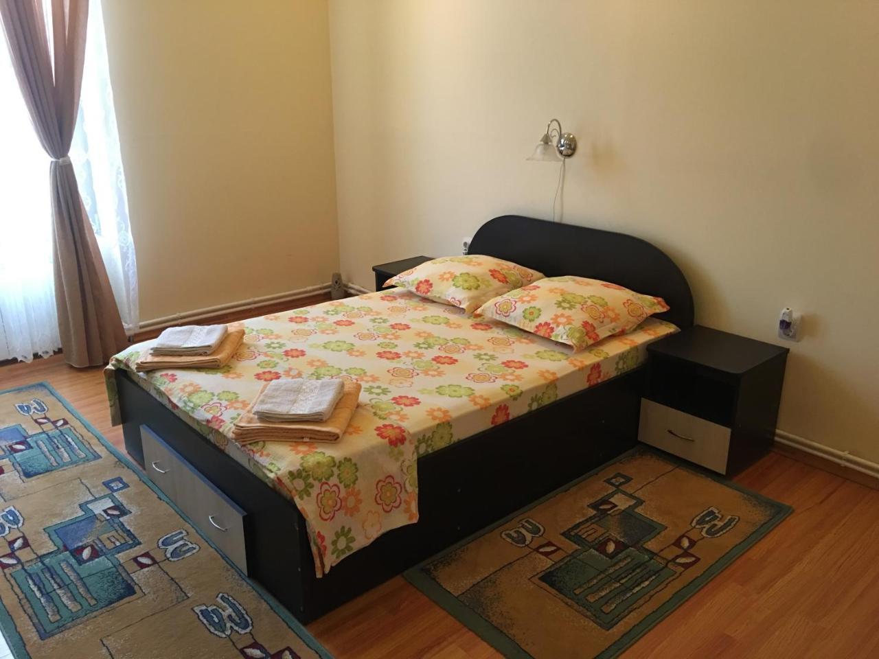 Casa Ovi Si Simo Hotell Haţeg Exteriör bild