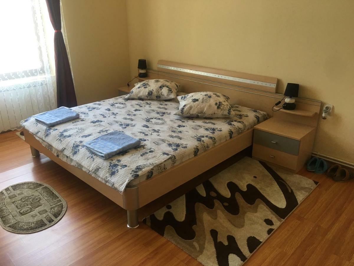 Casa Ovi Si Simo Hotell Haţeg Exteriör bild